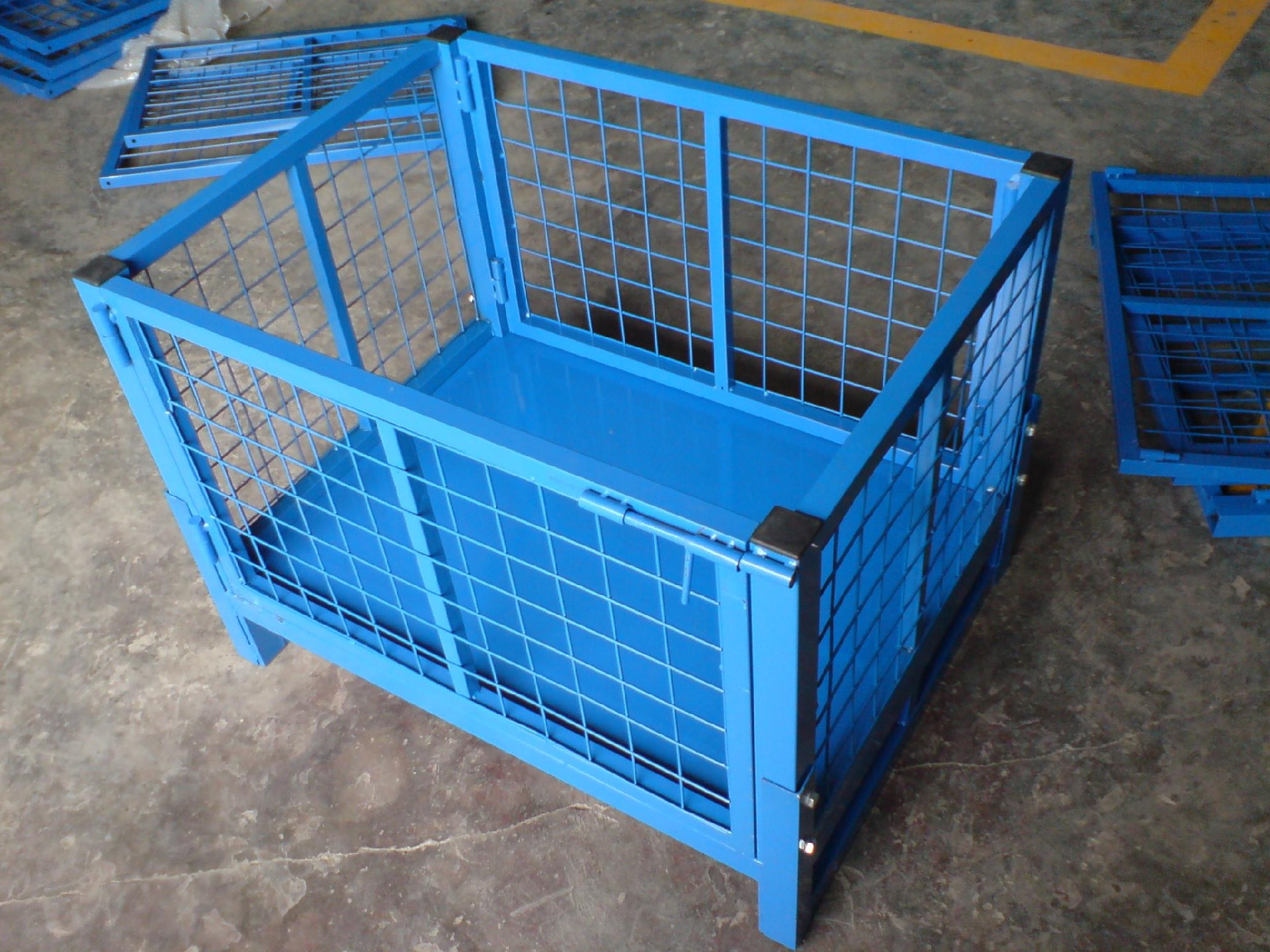 鋼制周轉(zhuǎn)箱